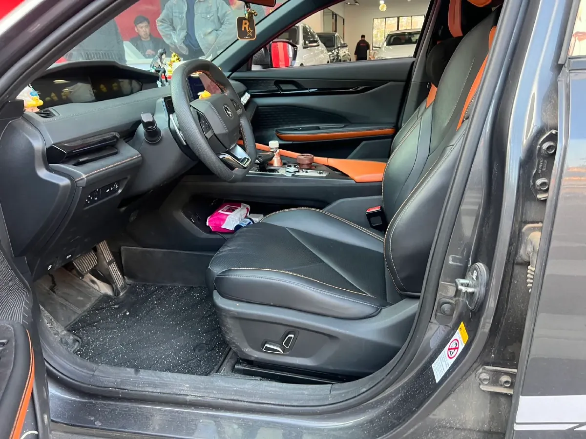 2022 ChangAn UNI-V 1.5T 188HP L4 7DCT,autocango,china used car exporter,china ev exporter,chinese used car exporter,chinese used ev exporter