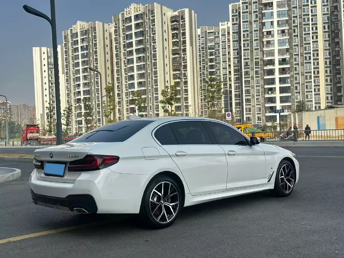 2021 BMW 5 Series 2.0T 252HP L4 8AT,autocango,china used car exporter,china ev exporter,chinese used car exporter,chinese used ev exporter