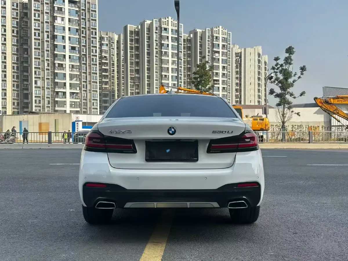 2021 BMW 5 Series 2.0T 252HP L4 8AT,autocango,china used car exporter,china ev exporter,chinese used car exporter,chinese used ev exporter