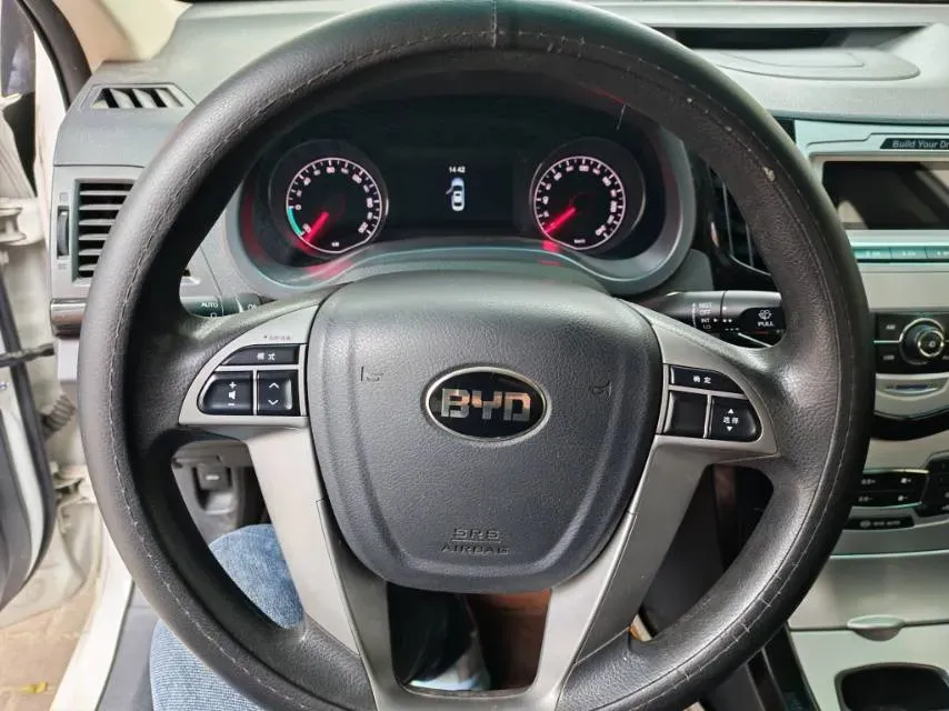 2018 BYD e5 BEV 60.48KWH,autocango,china used car exporter,china ev exporter,chinese used car exporter,chinese used ev exporter