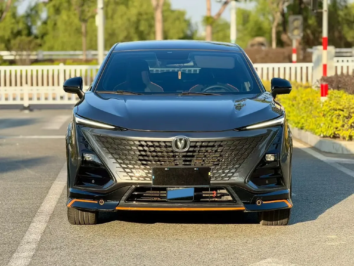 2022 ChangAn UNI-T 1.5T 188HP L4 7DCT,autocango,china used car exporter,china ev exporter,chinese used car exporter,chinese used ev exporter