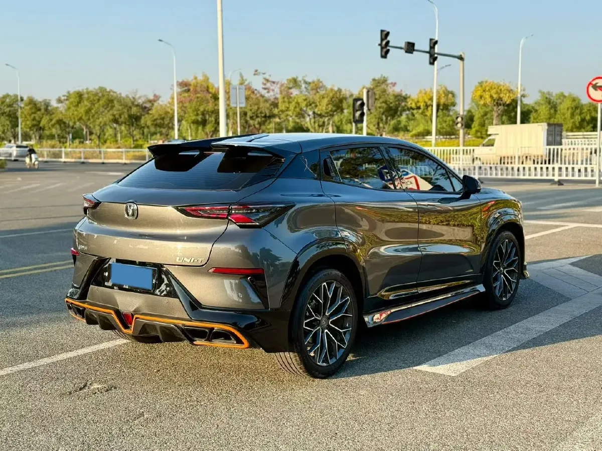 2022 ChangAn UNI-T 1.5T 188HP L4 7DCT,autocango,china used car exporter,china ev exporter,chinese used car exporter,chinese used ev exporter