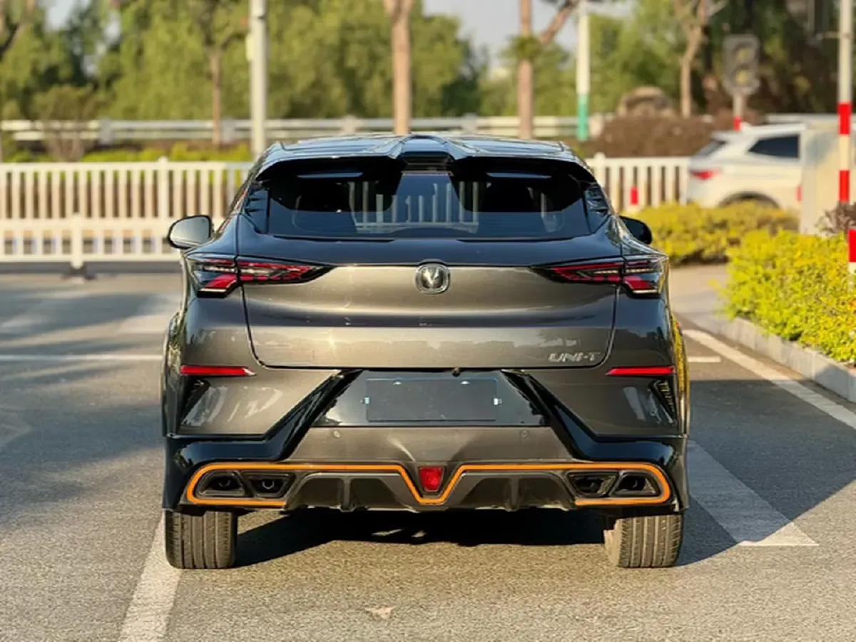 2022 ChangAn UNI-T 1.5T 188HP L4 7DCT,autocango,china used car exporter,china ev exporter,chinese used car exporter,chinese used ev exporter