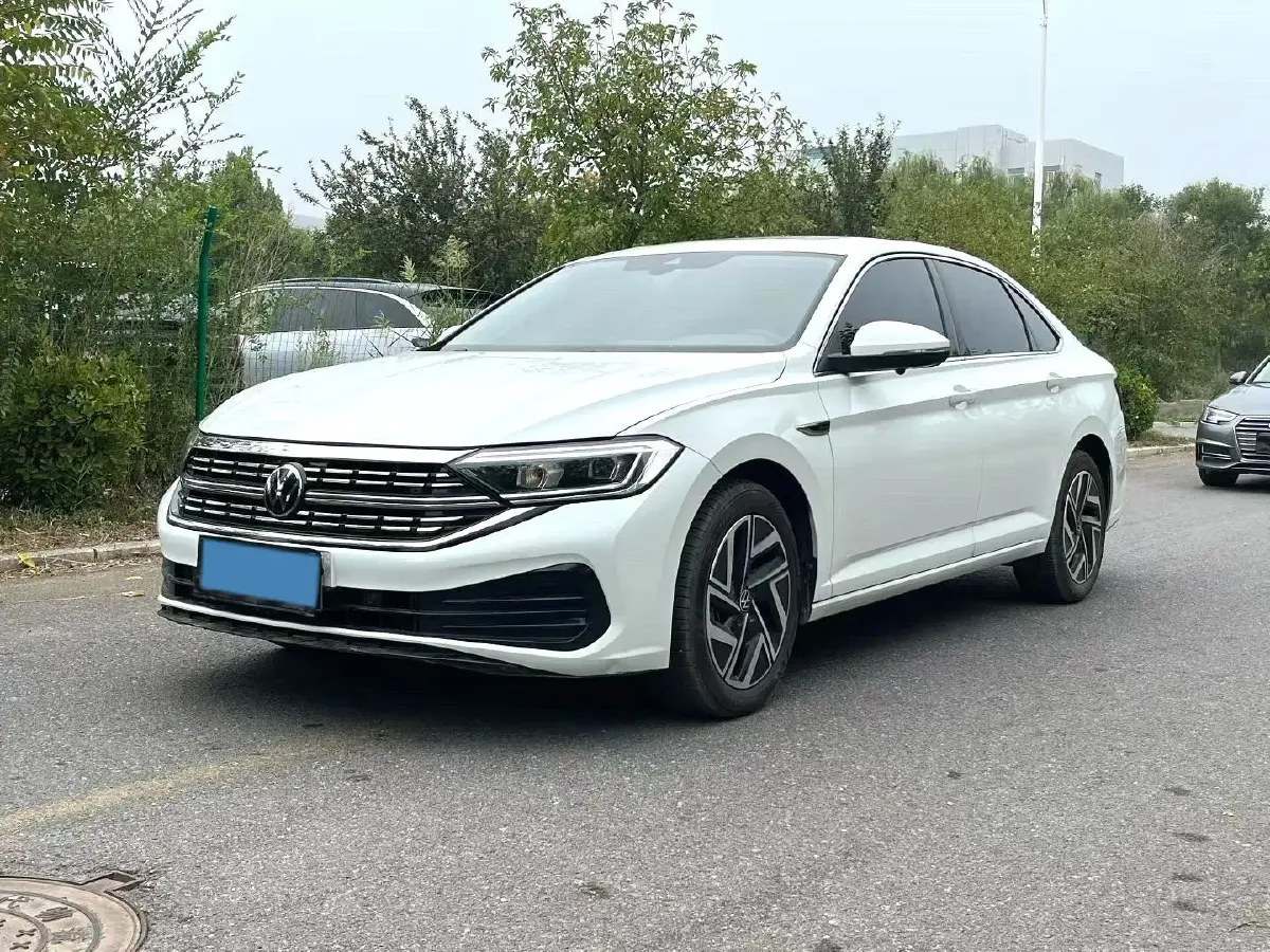 2023 Volkswagen Sagitar 1.5T 160HP L4 7DCT