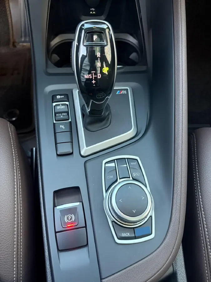 2022 BMW X1 2.0T 192HP L4 7DCT,autocango,china used car exporter,china ev exporter,chinese used car exporter,chinese used ev exporter