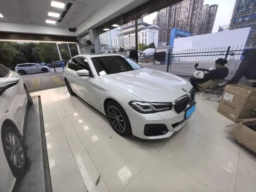 2022 BMW 5 Series 2.0T 184HP L4 8AT,autocango,china used car exporter,china ev exporter,chinese used car exporter,chinese used ev exporter