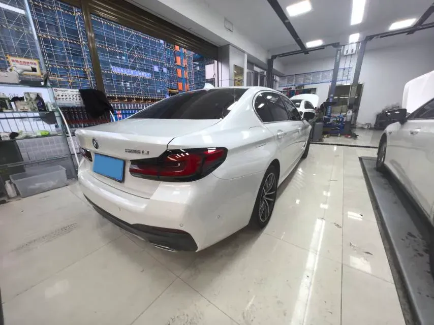 2022 BMW 5 Series 2.0T 184HP L4 8AT,autocango,china used car exporter,china ev exporter,chinese used car exporter,chinese used ev exporter