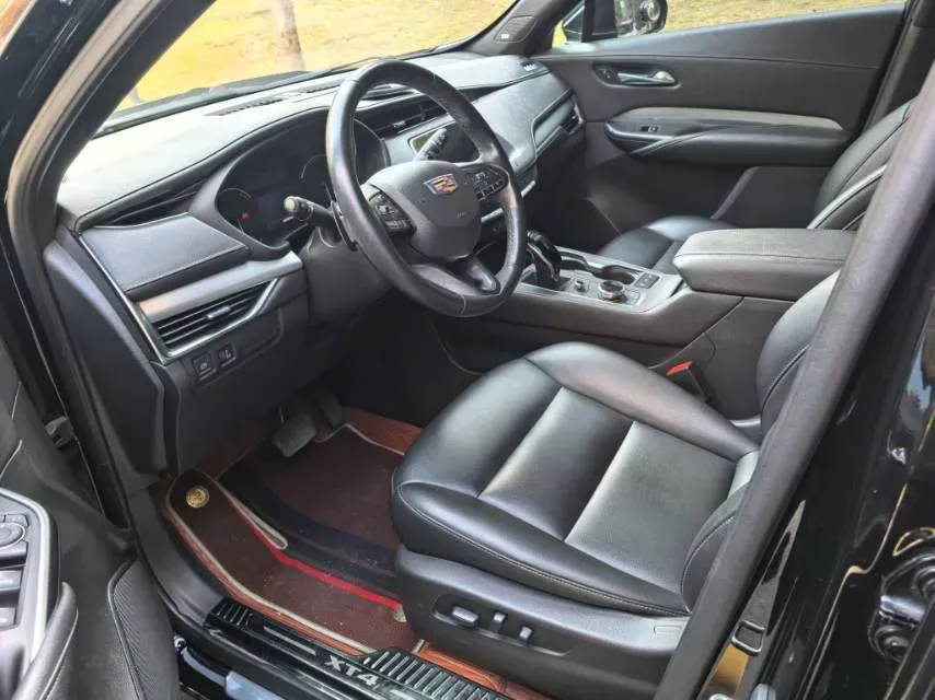 2021 Cadillac XT4 2.0T 237HP L4 9AT,autocango,china used car exporter,china ev exporter,chinese used car exporter,chinese used ev exporter