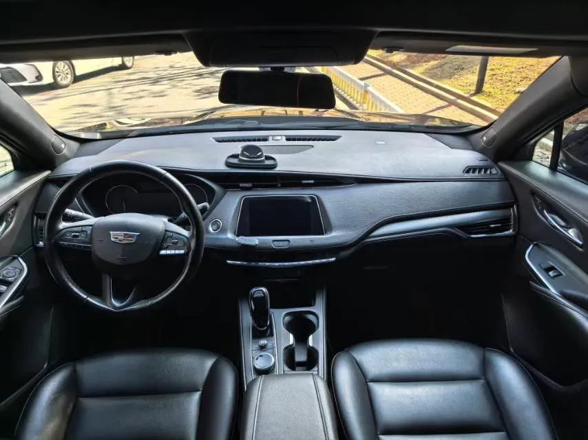 2021 Cadillac XT4 2.0T 237HP L4 9AT,autocango,china used car exporter,china ev exporter,chinese used car exporter,chinese used ev exporter