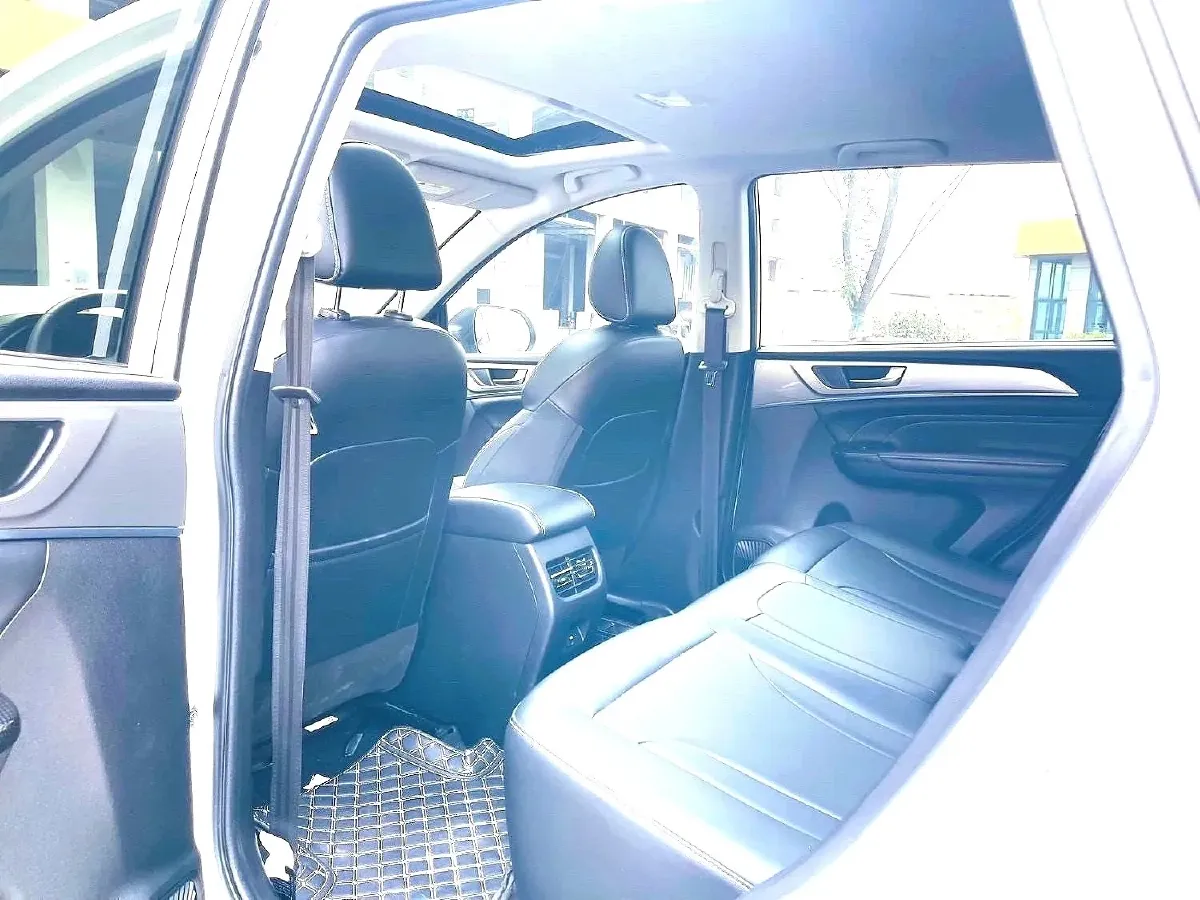 2021 Haval M6 1.5T 150HP L4 7DCT,autocango,china used car exporter,china ev exporter,chinese used car exporter,chinese used ev exporter