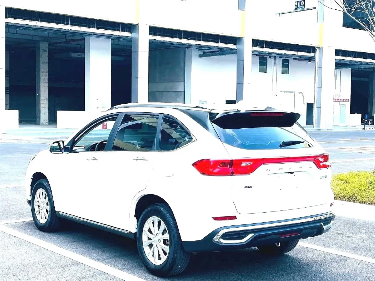 2021 Haval M6 1.5T 150HP L4 7DCT,autocango,china used car exporter,china ev exporter,chinese used car exporter,chinese used ev exporter