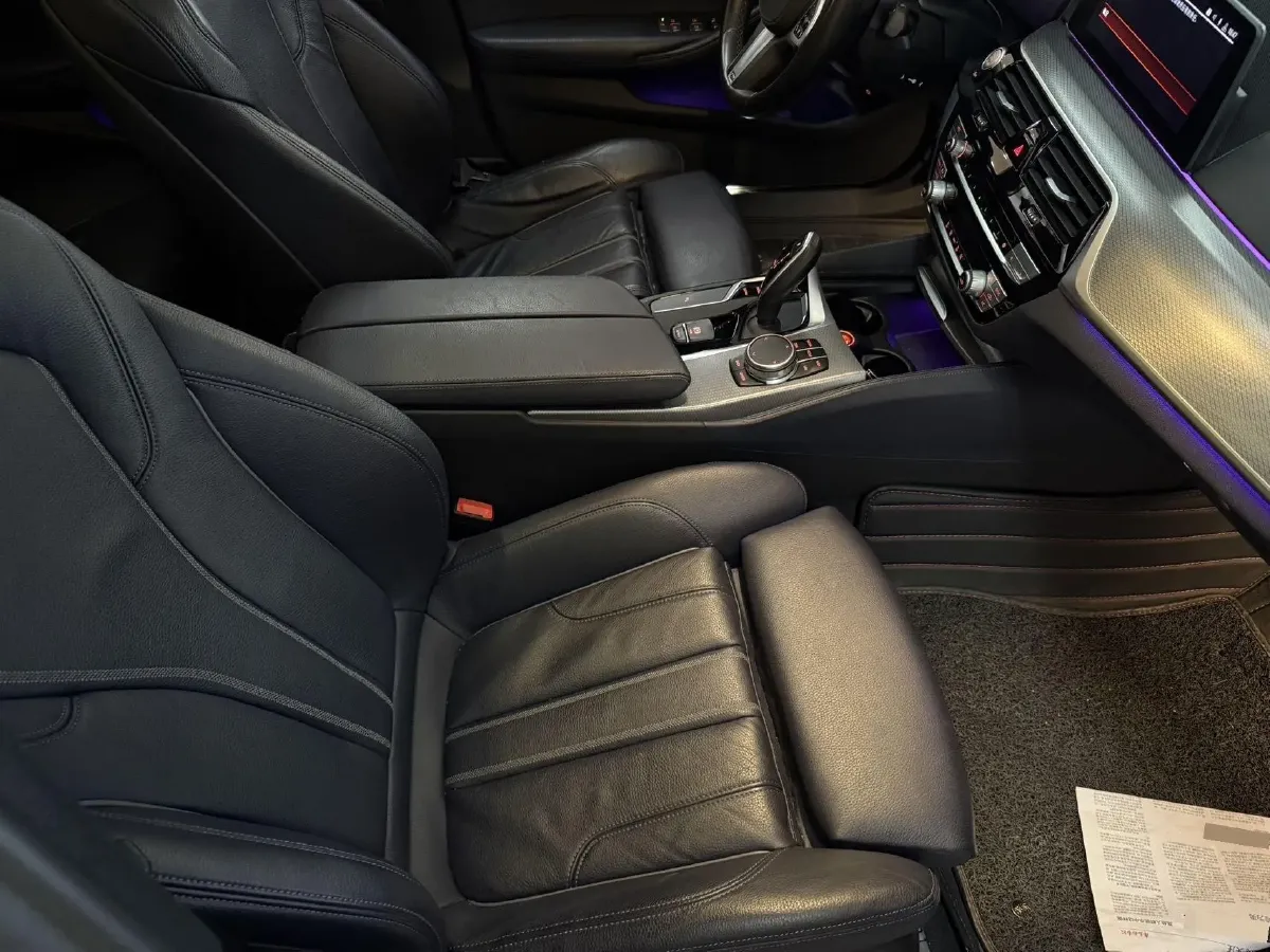 2020 BMW 5 Series 2.0T 184HP L4 8AT,autocango,china used car exporter,china ev exporter,chinese used car exporter,chinese used ev exporter