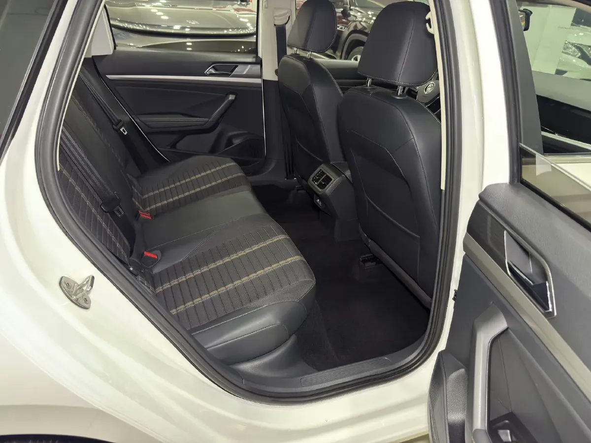 2021 Volkswagen Lavida 1.4T 150HP L4 7DCT,autocango,china used car exporter,china ev exporter,chinese used car exporter,chinese used ev exporter