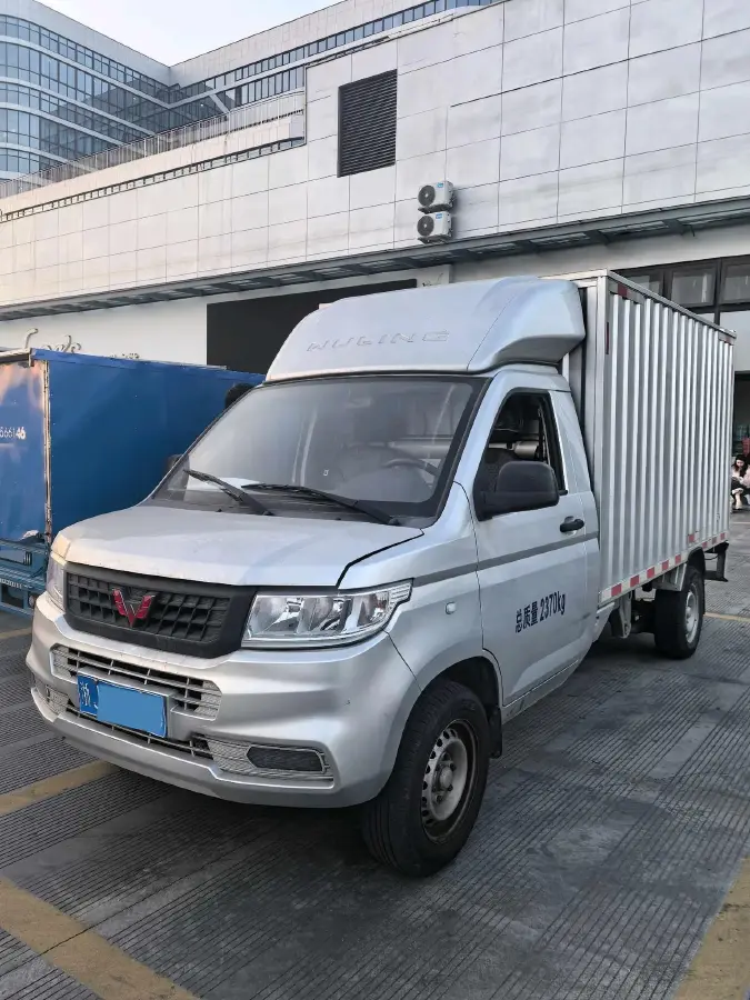 2023 WuLing RongGuang New Truck 2.0L 136HP L4 5MT