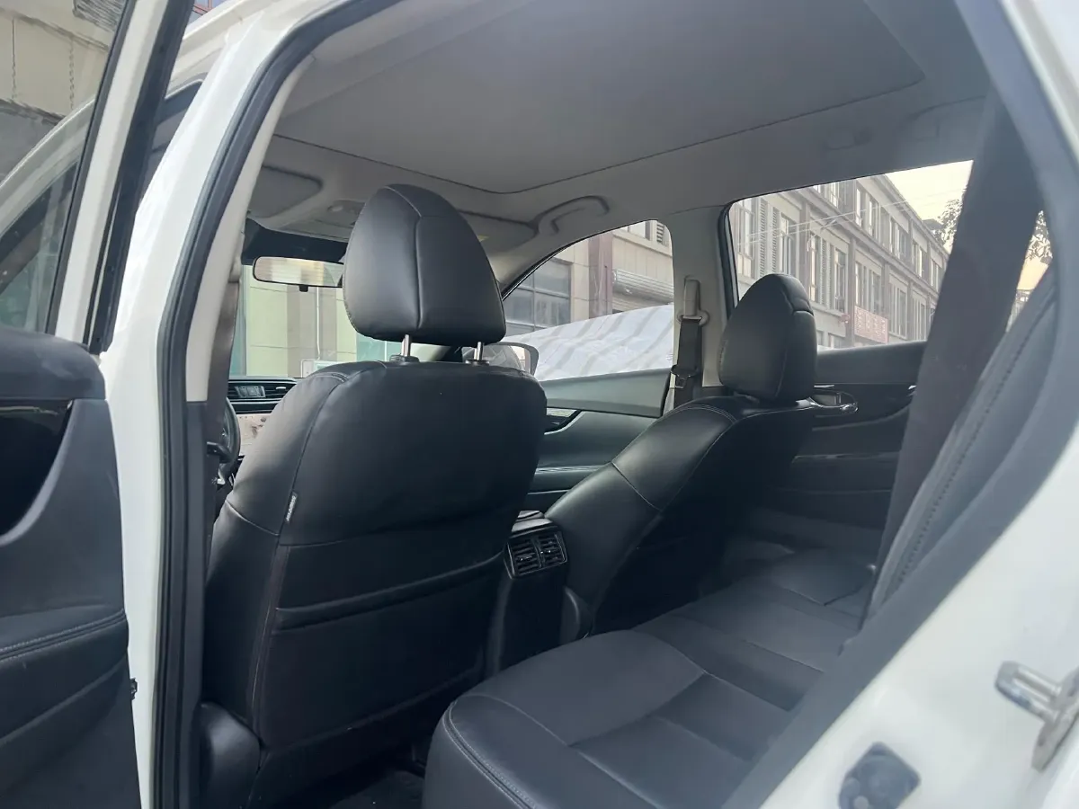 2020 Nissan X-Trail 2.0L 154HP L4 CVT,autocango,china used car exporter,china ev exporter,chinese used car exporter,chinese used ev exporter