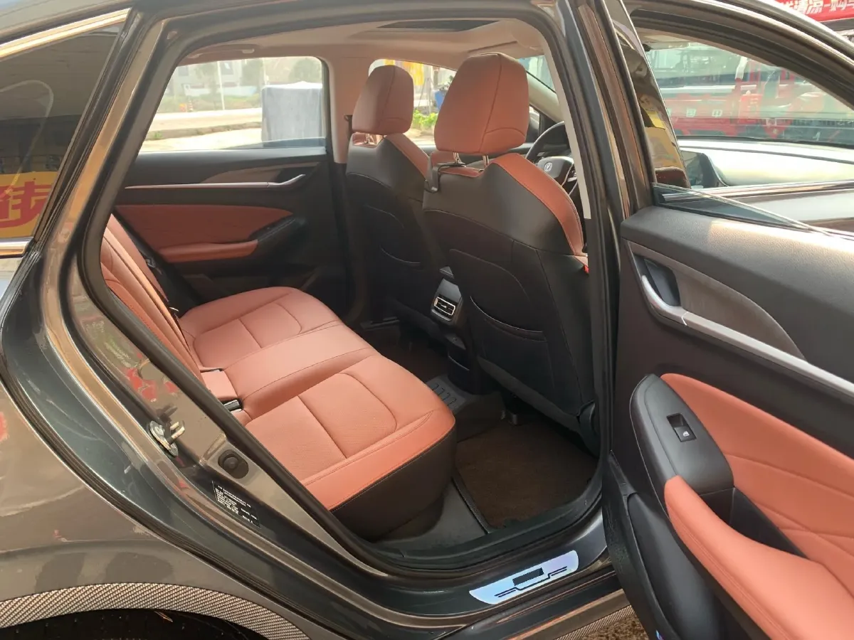 2025 ChangAn Eado 1.4T 160HP L4 7DCT,autocango,china used car exporter,china ev exporter,chinese used car exporter,chinese used ev exporter