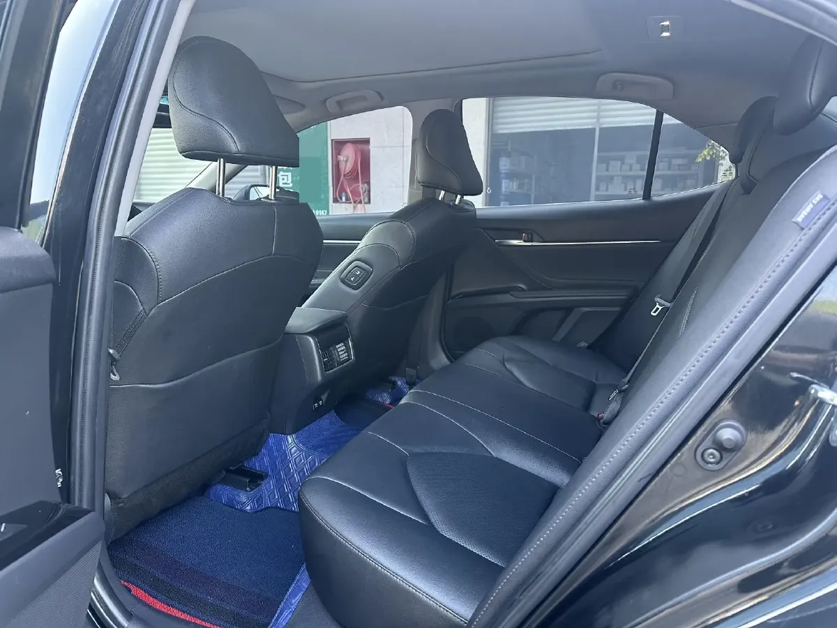 2021 Toyota Camry 2.5L 209HP L4 8AT,autocango,china used car exporter,china ev exporter,chinese used car exporter,chinese used ev exporter