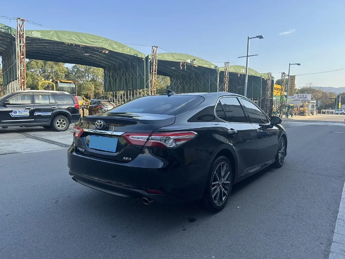 2021 Toyota Camry 2.5L 209HP L4 8AT,autocango,china used car exporter,china ev exporter,chinese used car exporter,chinese used ev exporter