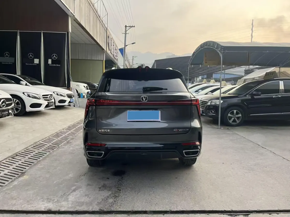 2024 ChangAn CS75 Plus 1.5T 188HP L4 8AT,autocango,china used car exporter,china ev exporter,chinese used car exporter,chinese used ev exporter