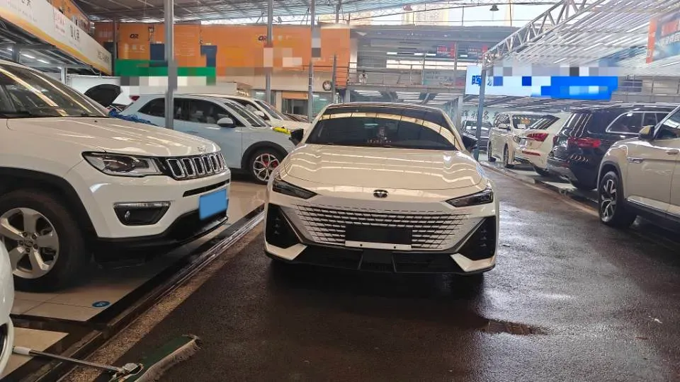 2023 ChangAn UNI-V 1.5T 188HP L4 7DCT,autocango,china used car exporter,china ev exporter,chinese used car exporter,chinese used ev exporter