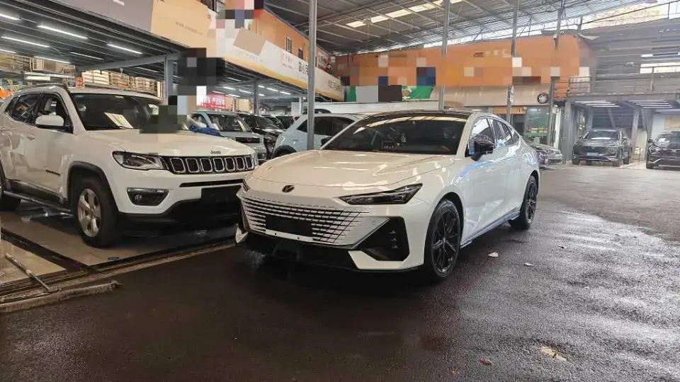 2023 ChangAn UNI-V 1.5T 188HP L4 7DCT