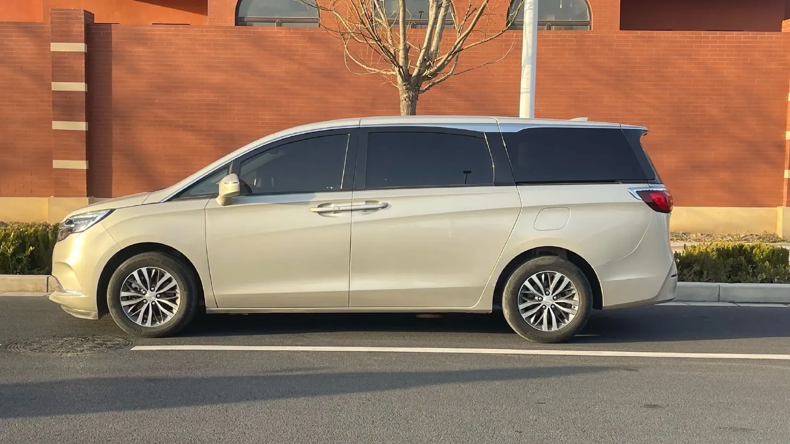 2020 Buick GL8 2.0T 237HP L4 9AT,autocango,china used car exporter,china ev exporter,chinese used car exporter,chinese used ev exporter