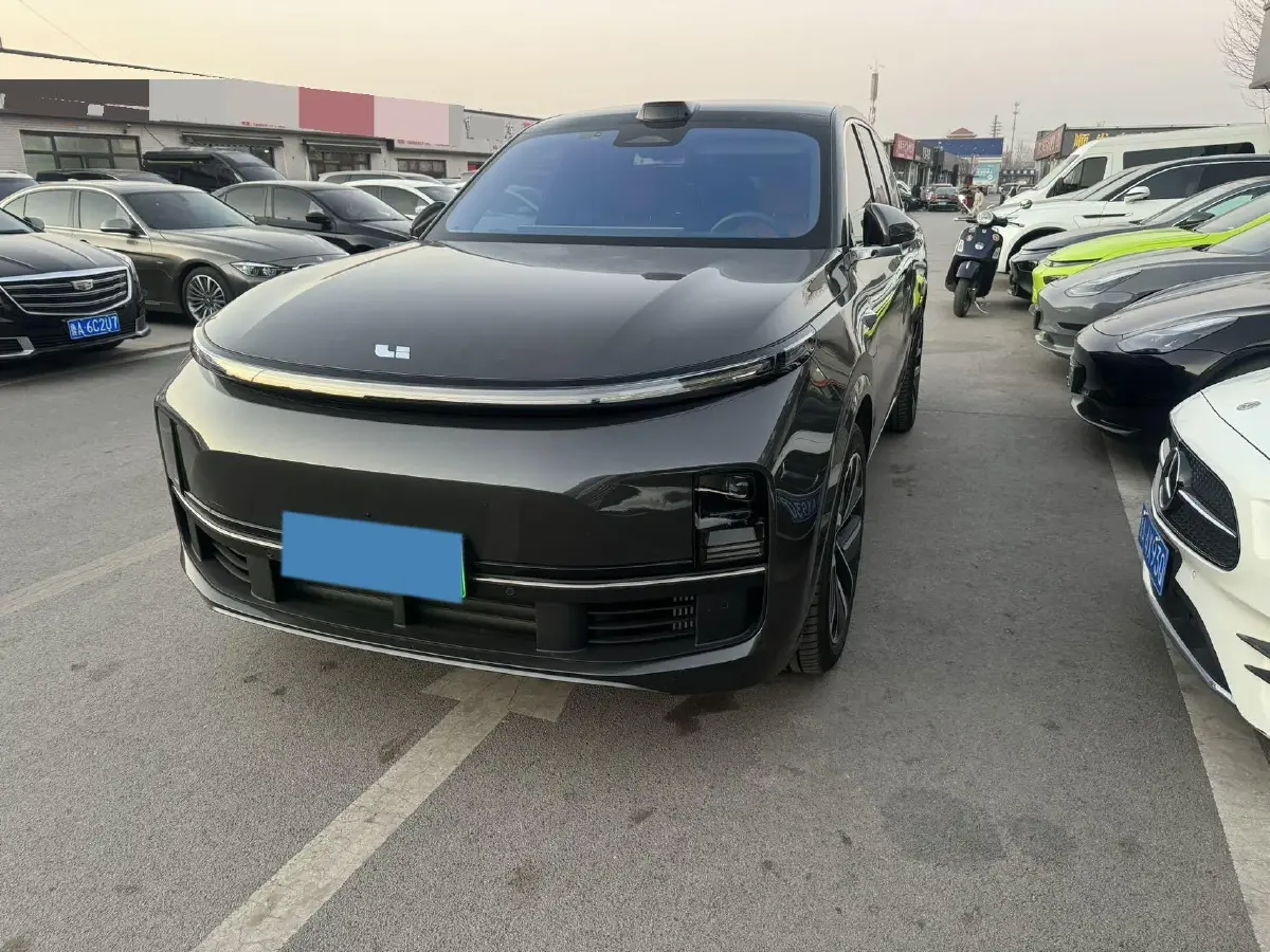 2024 Toyota Granvia 2.5L 189HP L4 E-CVT Hybrid