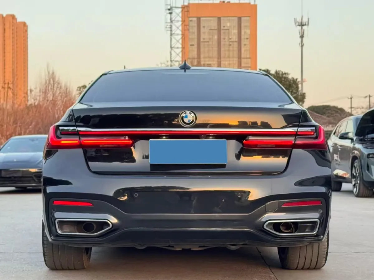 2021 BMW 7 Series 2.0T 265HP L4 8AT,autocango,china used car exporter,china ev exporter,chinese used car exporter,chinese used ev exporter
