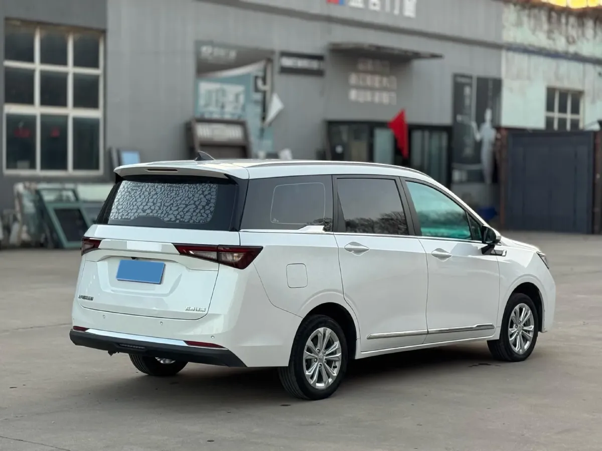 2022 WuLing JiaChen 1.5L 99HP L4 6MT,autocango,china used car exporter,china ev exporter,chinese used car exporter,chinese used ev exporter