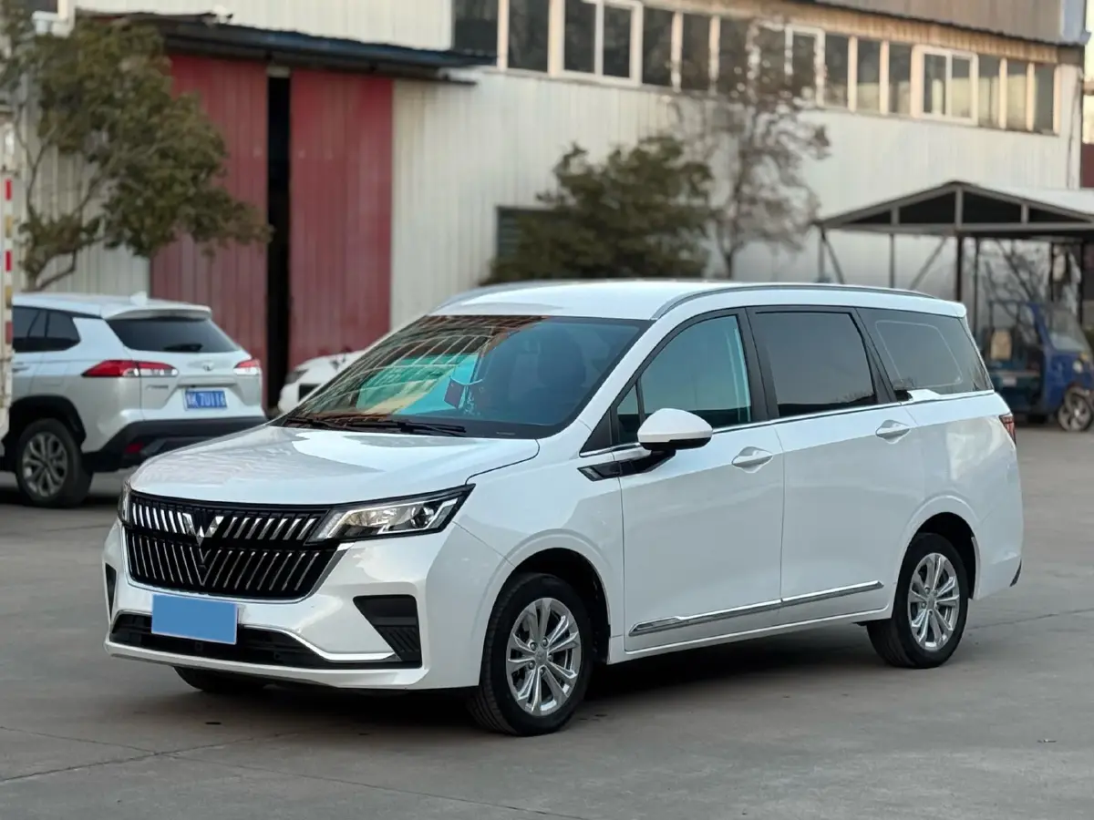2022 WuLing JiaChen 1.5L 99HP L4 6MT