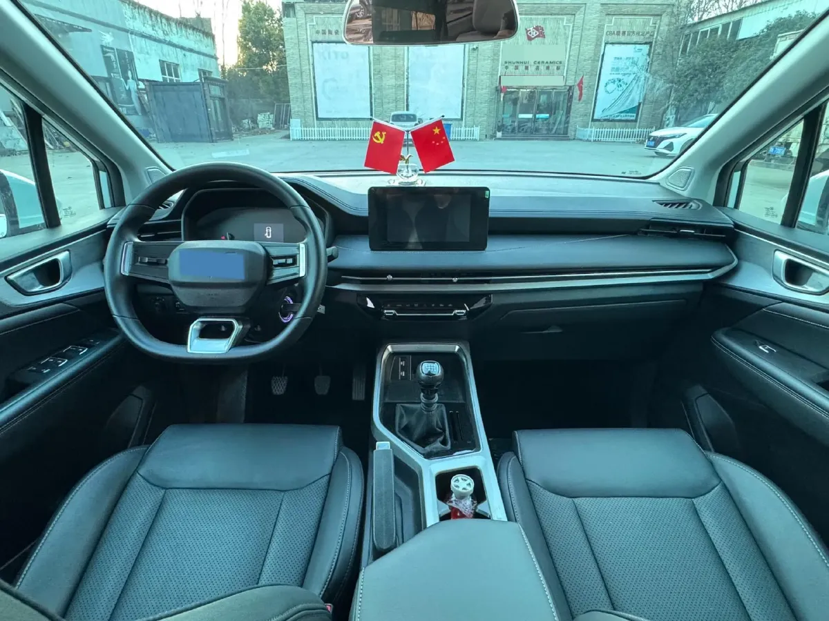 2022 WuLing JiaChen 1.5L 99HP L4 6MT,autocango,china used car exporter,china ev exporter,chinese used car exporter,chinese used ev exporter