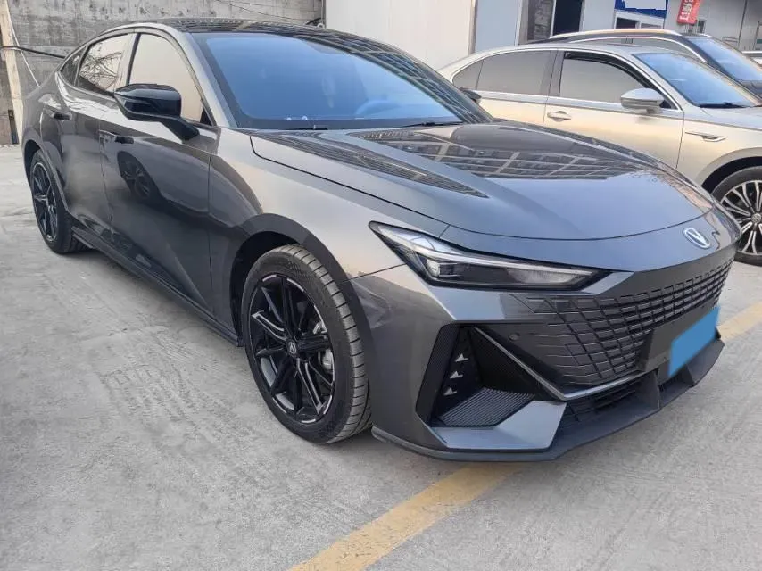 2022 ChangAn UNI-V 1.5T 188HP L4 7DCT,autocango,china used car exporter,china ev exporter,chinese used car exporter,chinese used ev exporter