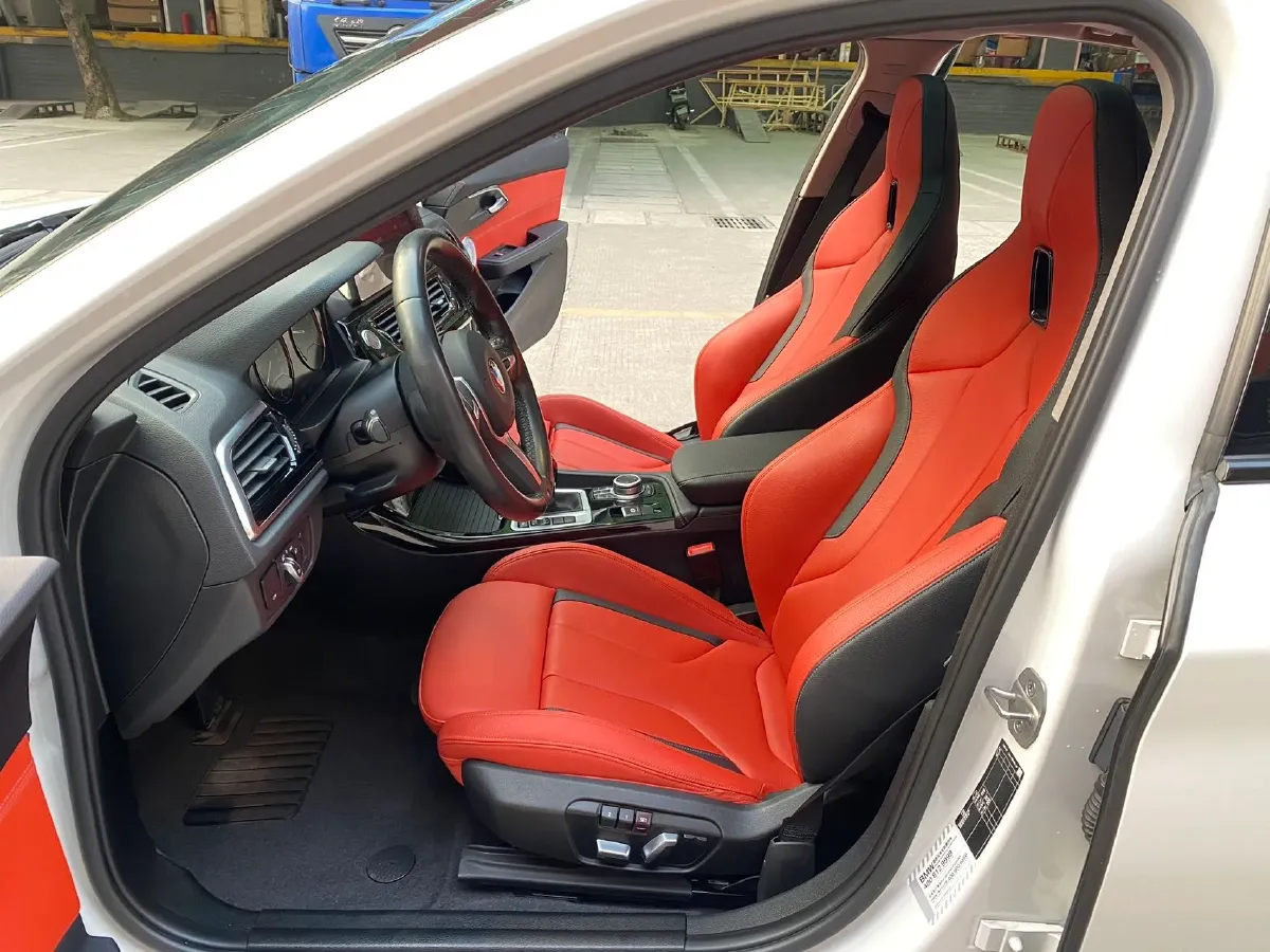 2022 BMW 1 Series 2.0T 192HP L4 7DCT,autocango,china used car exporter,china ev exporter,chinese used car exporter,chinese used ev exporter