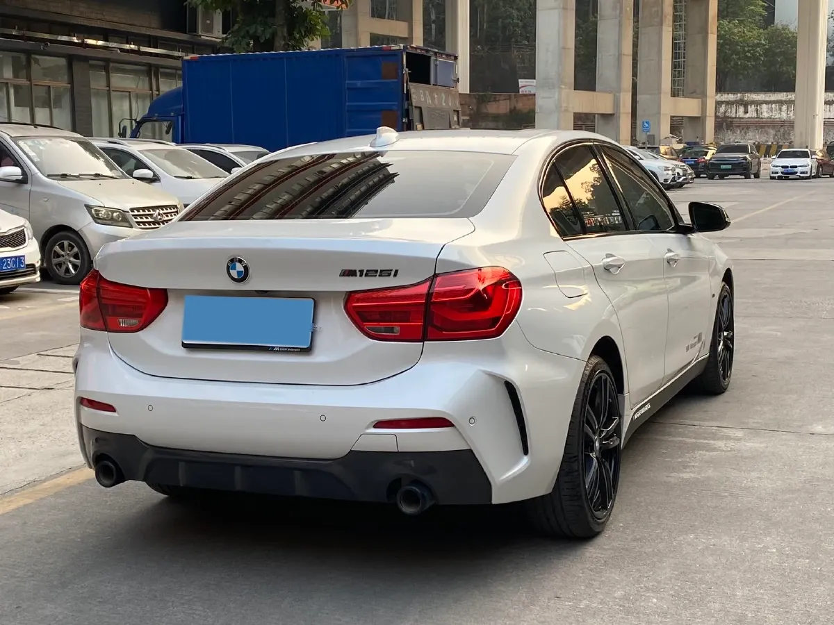 2022 BMW 1 Series 2.0T 192HP L4 7DCT,autocango,china used car exporter,china ev exporter,chinese used car exporter,chinese used ev exporter