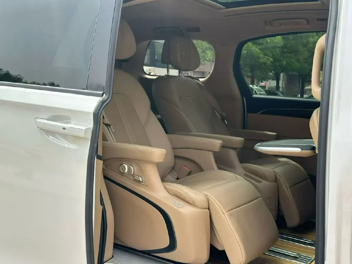 2020 Buick GL8 2.0T 237HP L4 9AT,autocango,china used car exporter,china ev exporter,chinese used car exporter,chinese used ev exporter