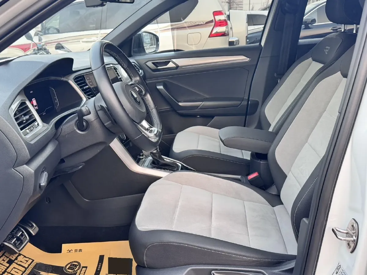 2021 Volkswagen T-Roc 1.4T 150HP L4 7DCT,autocango,china used car exporter,china ev exporter,chinese used car exporter,chinese used ev exporter