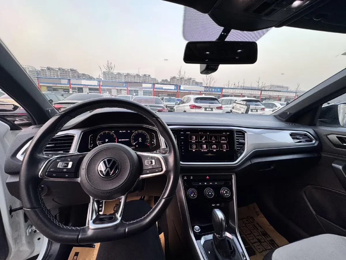 2021 Volkswagen T-Roc 1.4T 150HP L4 7DCT,autocango,china used car exporter,china ev exporter,chinese used car exporter,chinese used ev exporter