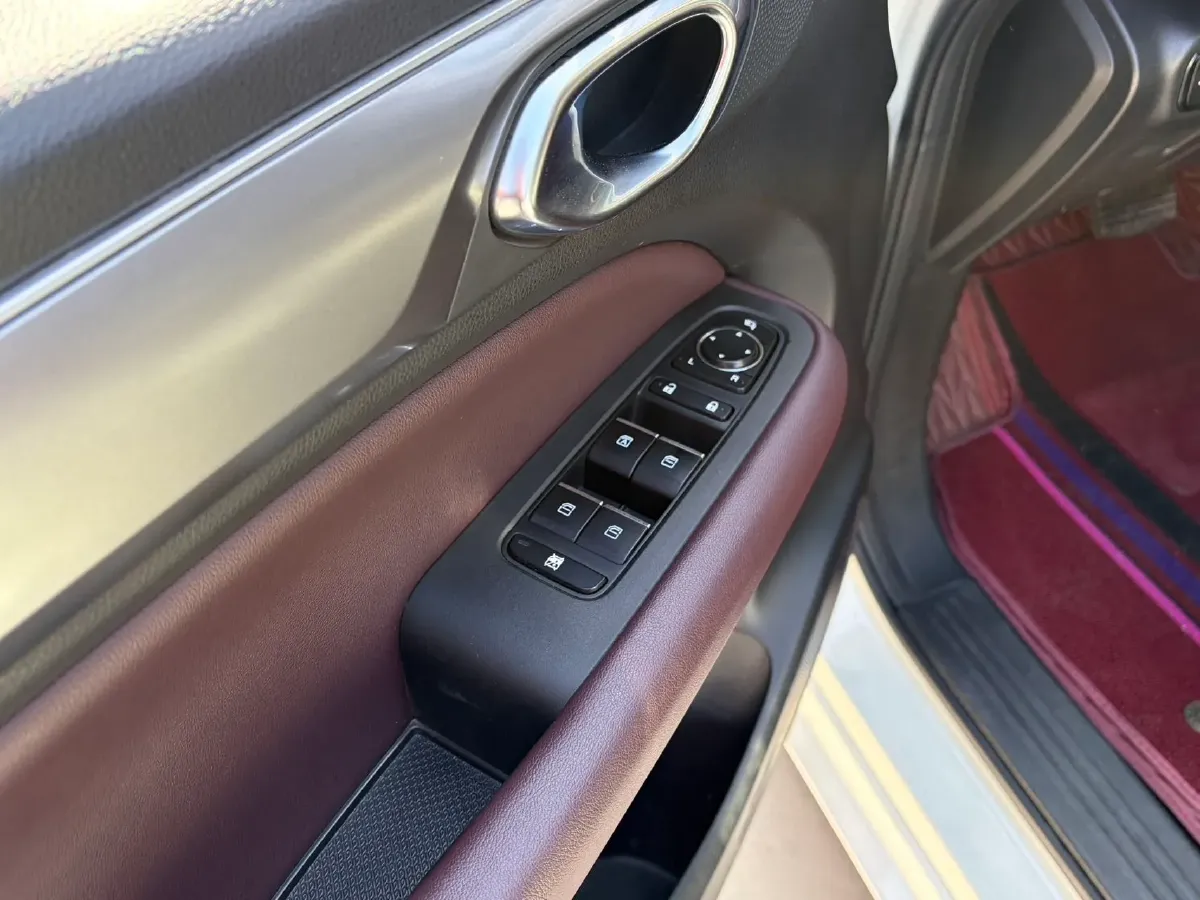 2021 GAC Trumpchi M6 1.5T 169HP L4 7DCT,autocango,china used car exporter,china ev exporter,chinese used car exporter,chinese used ev exporter