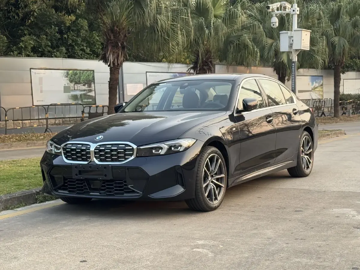 2025 BMW 3 Series 2.0T 184HP L4 8AT