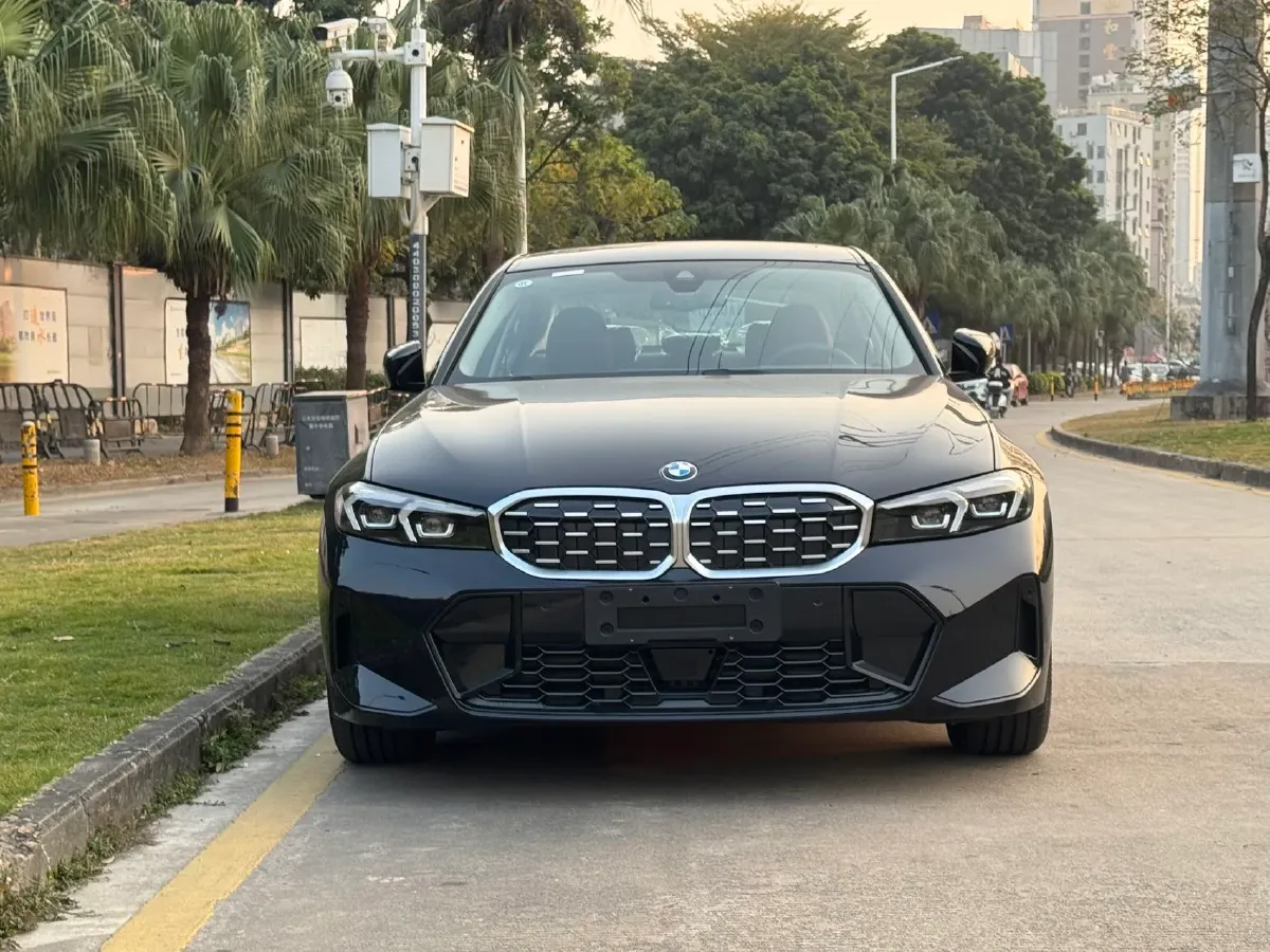 2025 BMW 3 Series 2.0T 184HP L4 8AT,autocango,china used car exporter,china ev exporter,chinese used car exporter,chinese used ev exporter