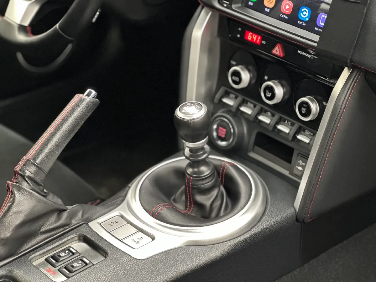 2019 Ford Focus 2.3T 280HP L4 6MT,autocango,china used car exporter,china ev exporter,chinese used car exporter,chinese used ev exporter