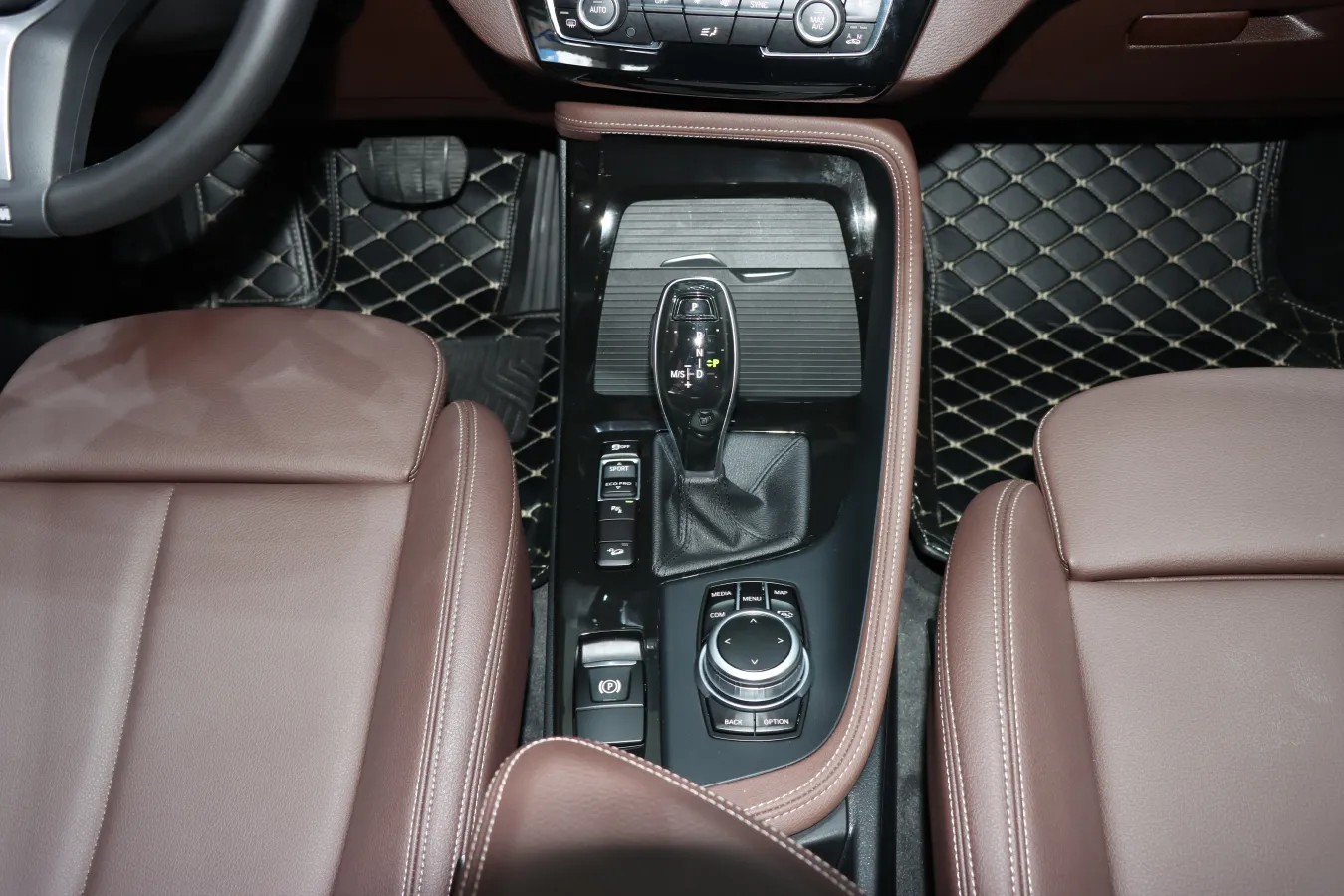 2022 BMW X1 2.0T 192HP L4 8AT,autocango,china used car exporter,china ev exporter,chinese used car exporter,chinese used ev exporter