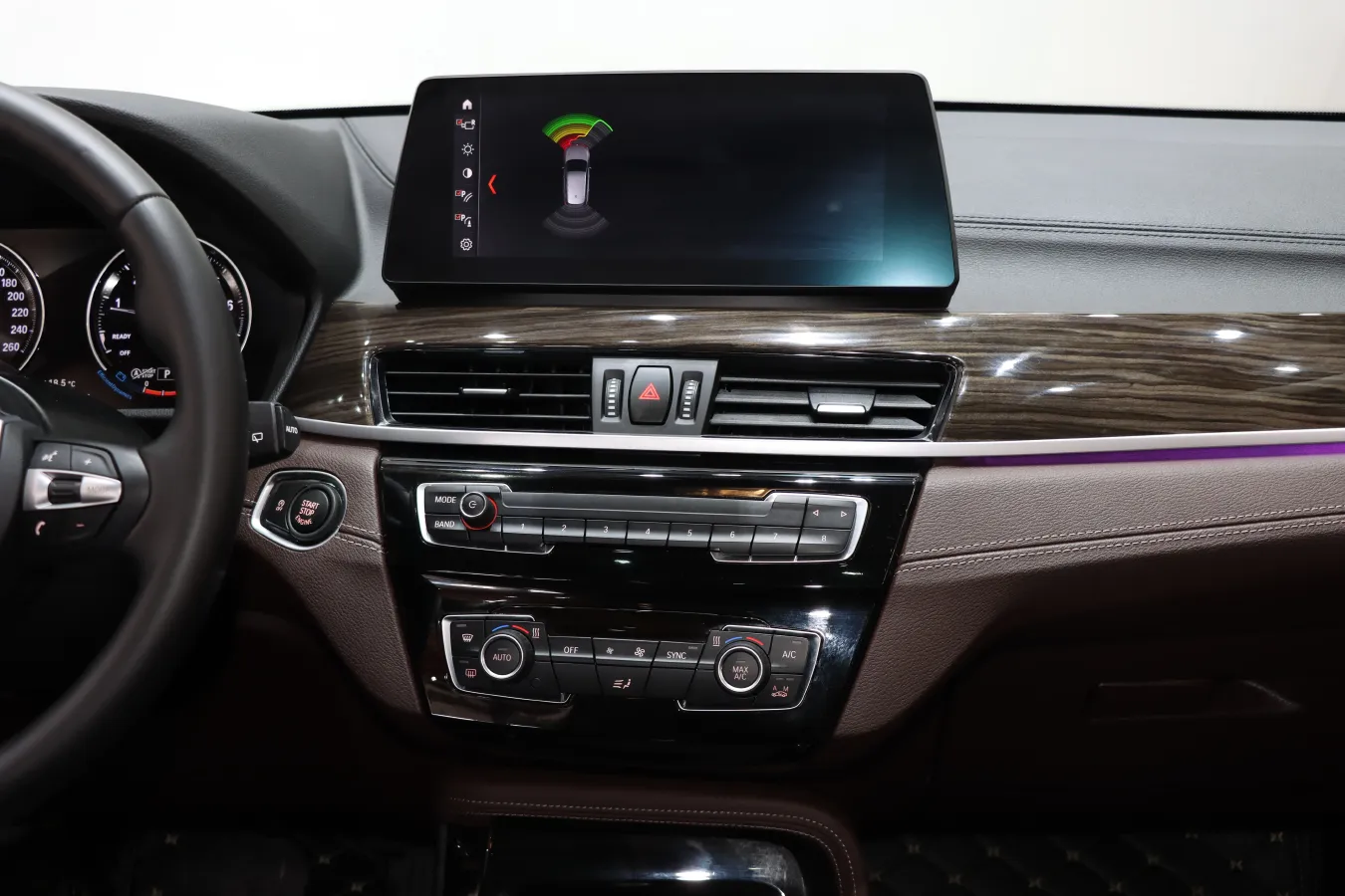 2022 BMW X1 2.0T 192HP L4 8AT,autocango,china used car exporter,china ev exporter,chinese used car exporter,chinese used ev exporter