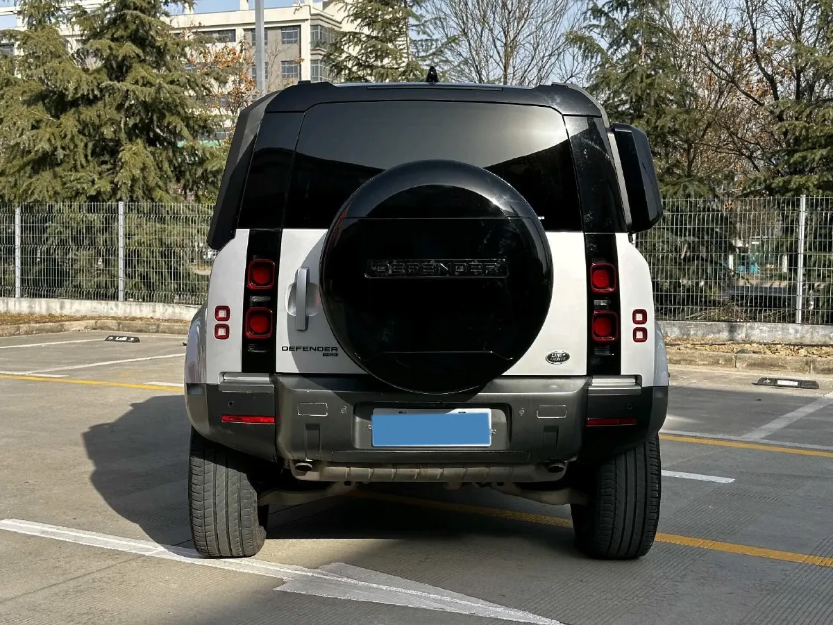 2020 Land Rover Defender 3.0T 400HP L6 8AT,autocango,china used car exporter,china ev exporter,chinese used car exporter,chinese used ev exporter