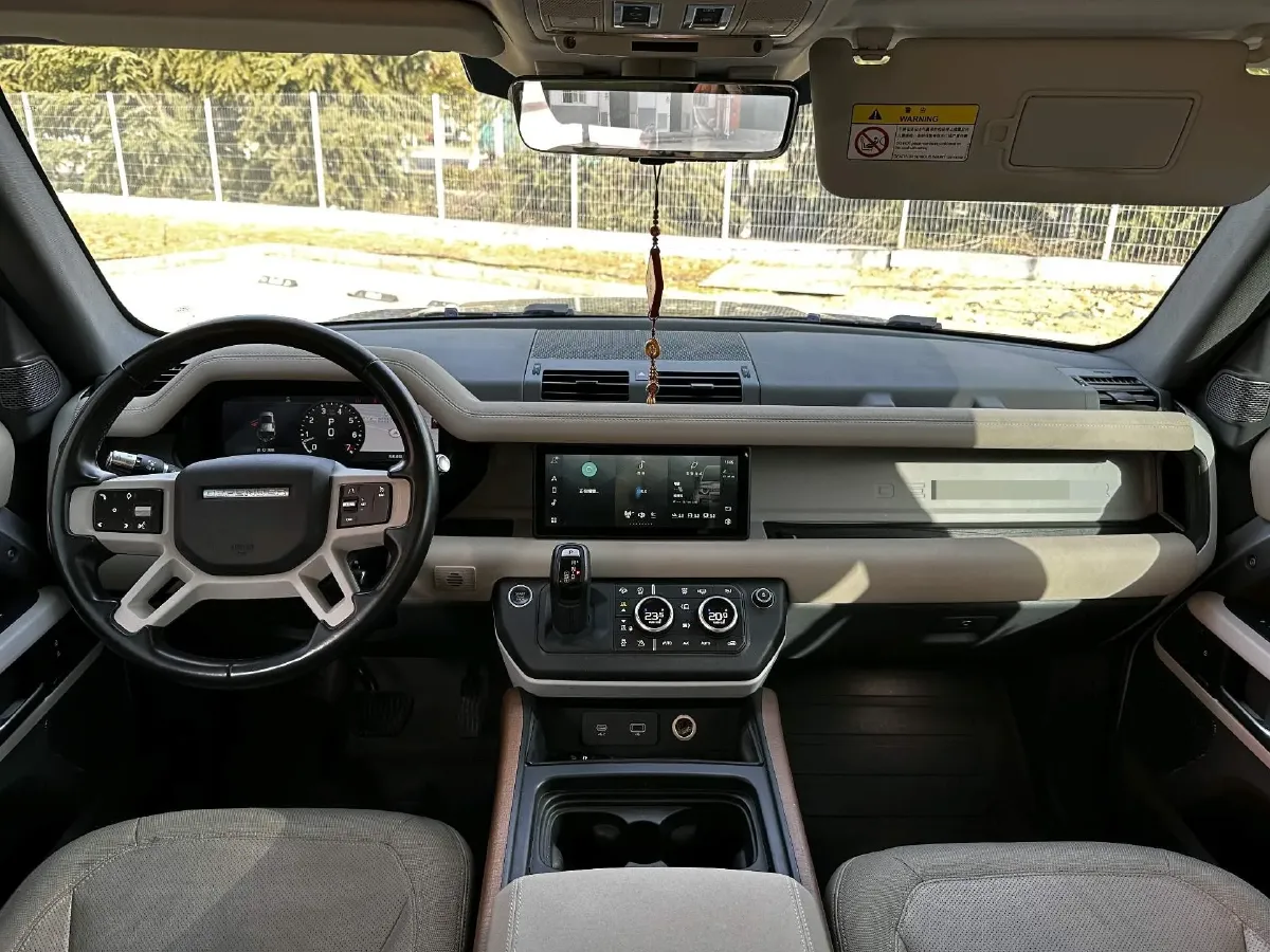 2020 Land Rover Defender 3.0T 400HP L6 8AT,autocango,china used car exporter,china ev exporter,chinese used car exporter,chinese used ev exporter