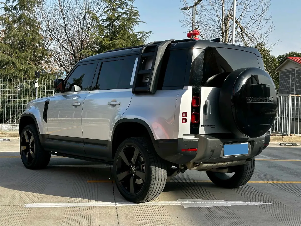 2020 Land Rover Defender 3.0T 400HP L6 8AT,autocango,china used car exporter,china ev exporter,chinese used car exporter,chinese used ev exporter