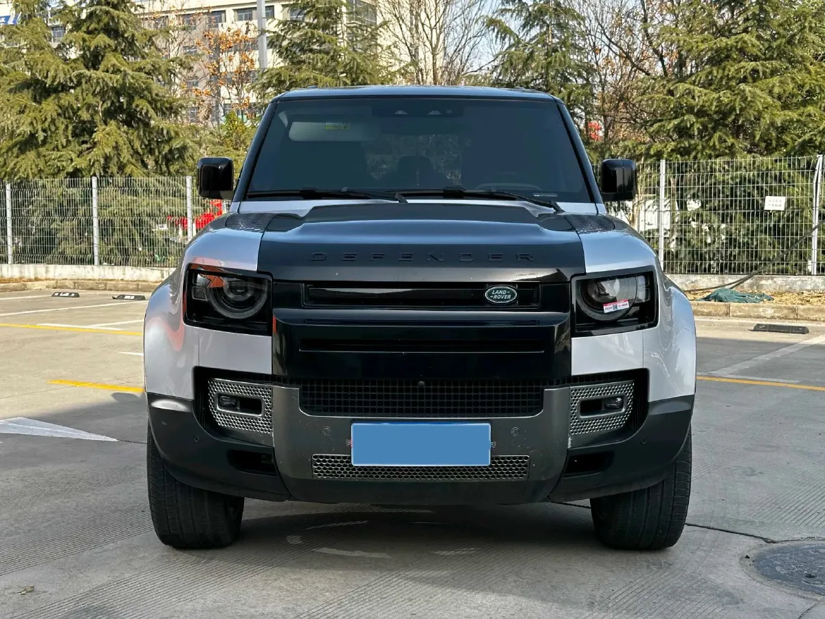 2020 Land Rover Defender 3.0T 400HP L6 8AT,autocango,china used car exporter,china ev exporter,chinese used car exporter,chinese used ev exporter