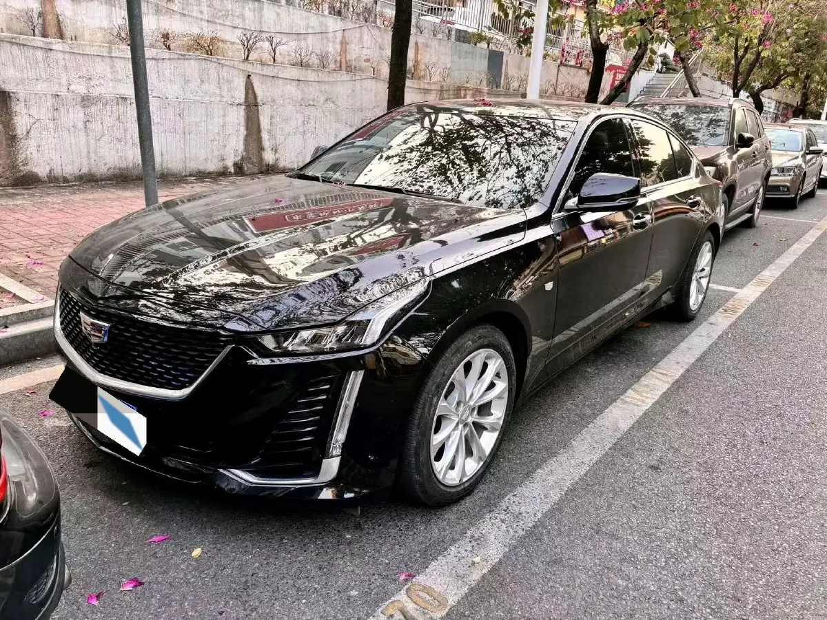 2023 Cadillac CT5 2.0T 237HP L4 10AT