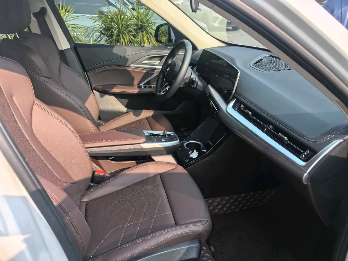 2024 BMW X1 2.0T 204HP L4 7DCT,autocango,china used car exporter,china ev exporter,chinese used car exporter,chinese used ev exporter