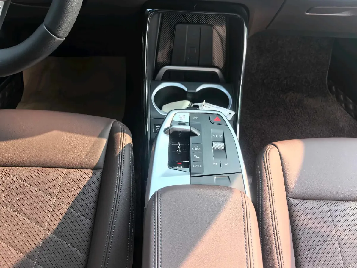 2024 BMW X1 2.0T 204HP L4 7DCT,autocango,china used car exporter,china ev exporter,chinese used car exporter,chinese used ev exporter